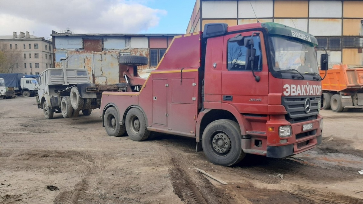 Грузовой эвакуатор Mercedes-Benz Actros 2645 в аренду Нижневартовске  круглосуточно - низкая цена